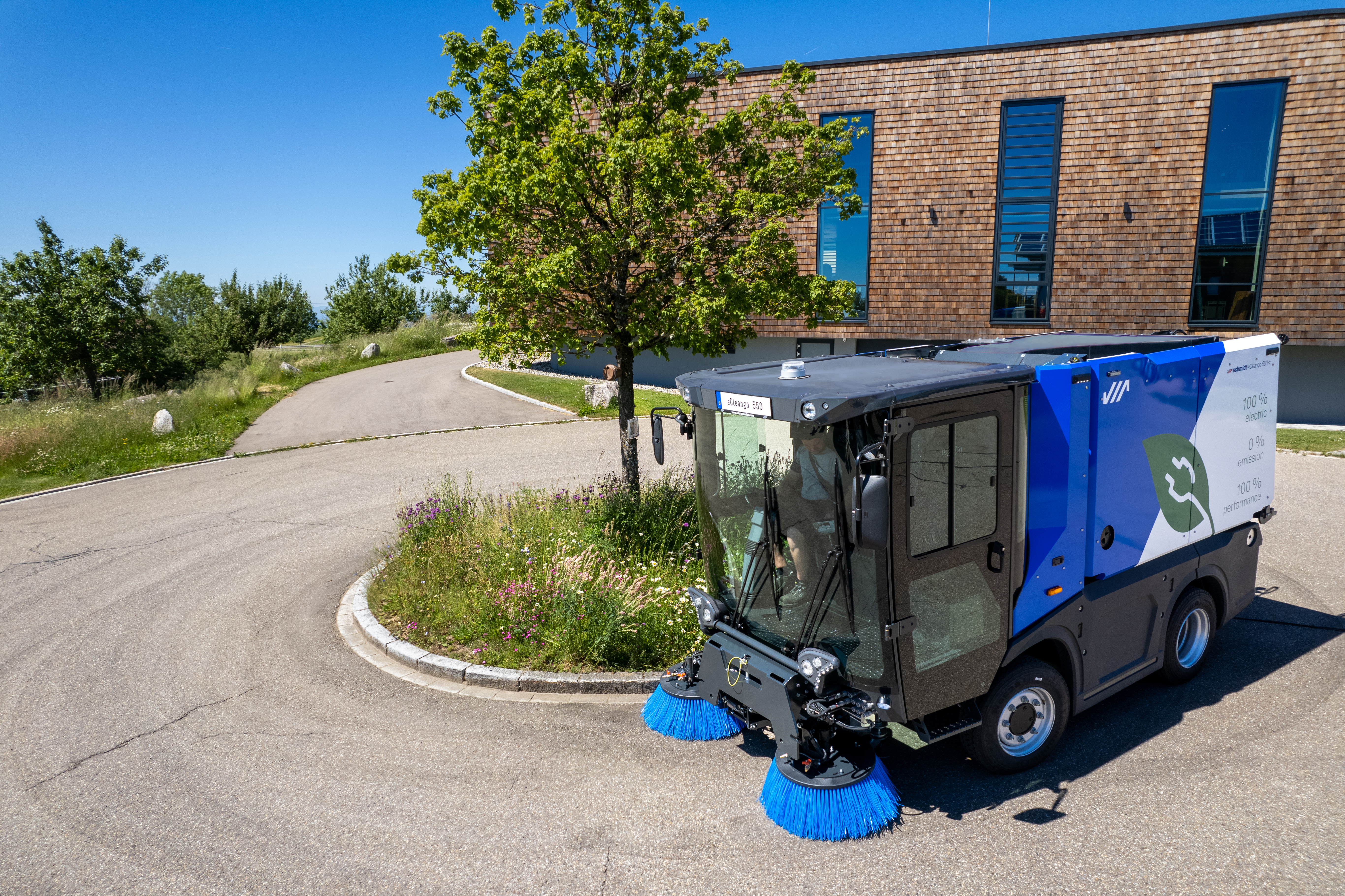 そうleqtiqueMAR Zamiatarki | eCleango 550 | Aebi Schmidt Group